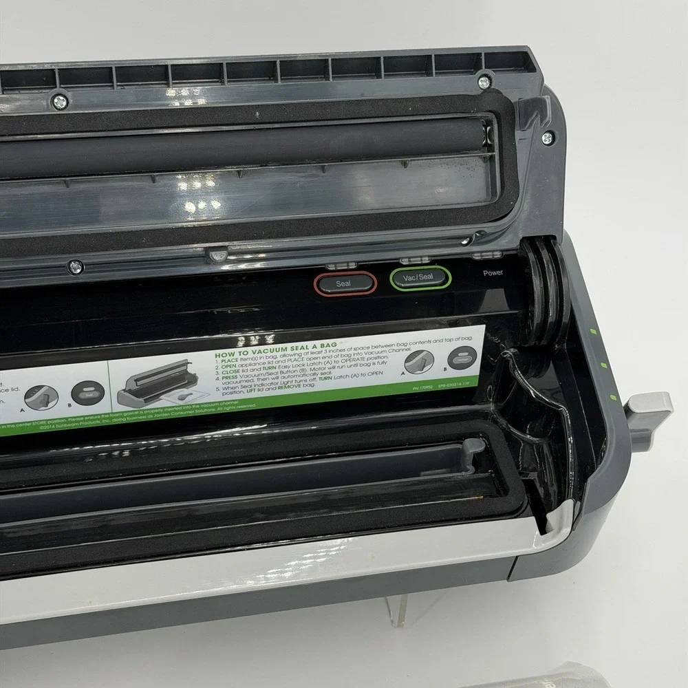 FoodSaver FM2000-015 Vacuum Sealer Black Accessory Port Electric 120V Tested